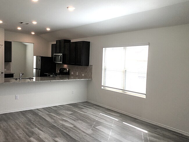 Foto del edificio - 5728 Southerner Way