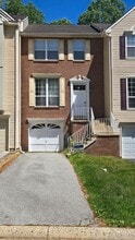 Building Photo - 424 Woodstock Ln