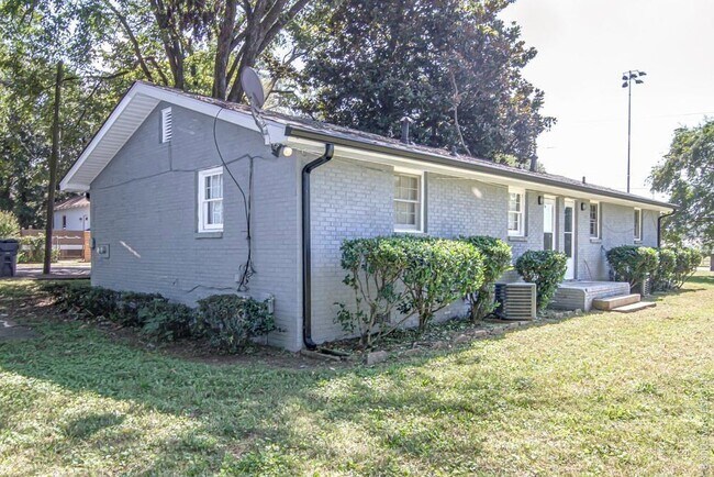 Foto del edificio - 1455 Bryan Ave