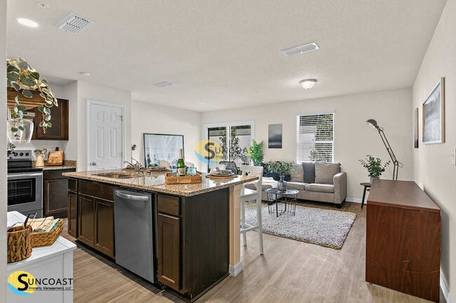 Building Photo - 585 Century 21 Dr