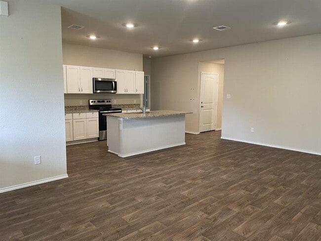 Building Photo - 122 Barton Crk