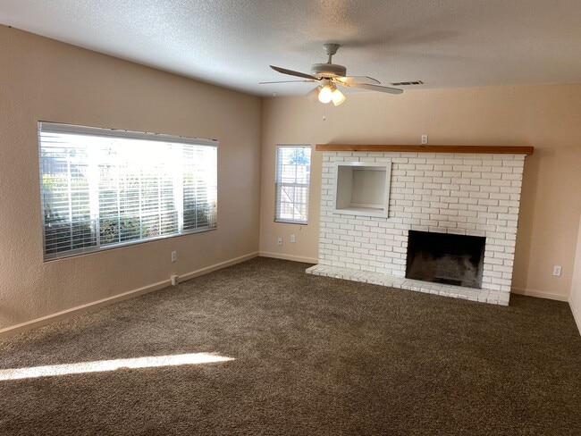 Building Photo - REDUCED!! 2 Bedroom 1 Bath Country Property!