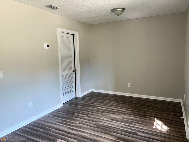 Foto del edificio - 752 Morningside Ln