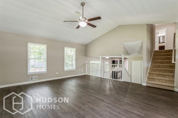 Foto del edificio - NOW AVAILABLE! - 2040 Darrel Ln, Lawrencev...