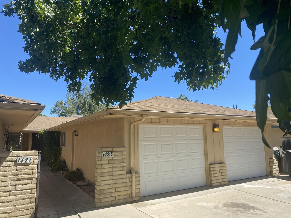 Foto principal - 1423 E Rumble Rd