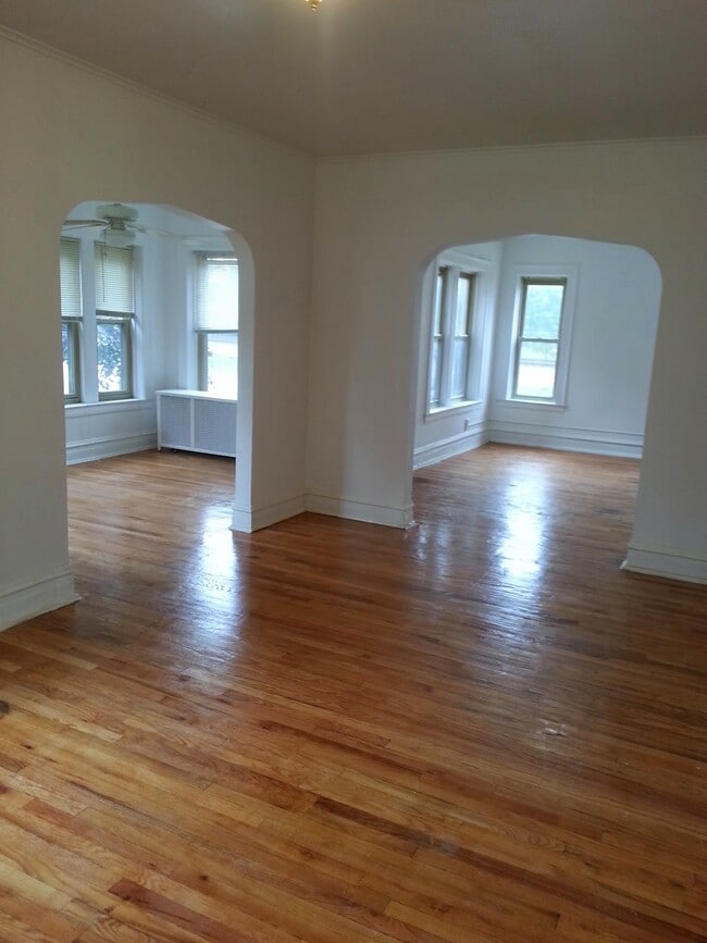 Building Photo - 4 N 3rd Ave