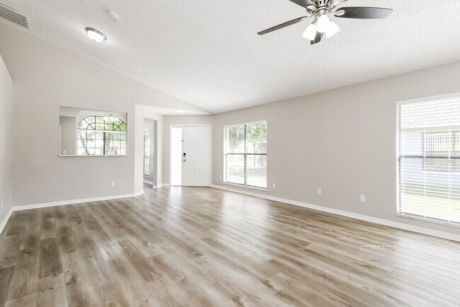 Building Photo - 5514 Deepdale Dr