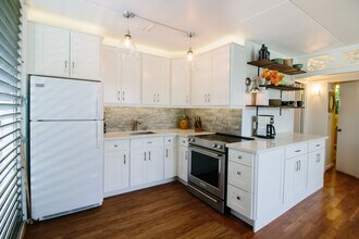 Building Photo - 3810 Leahi Ave