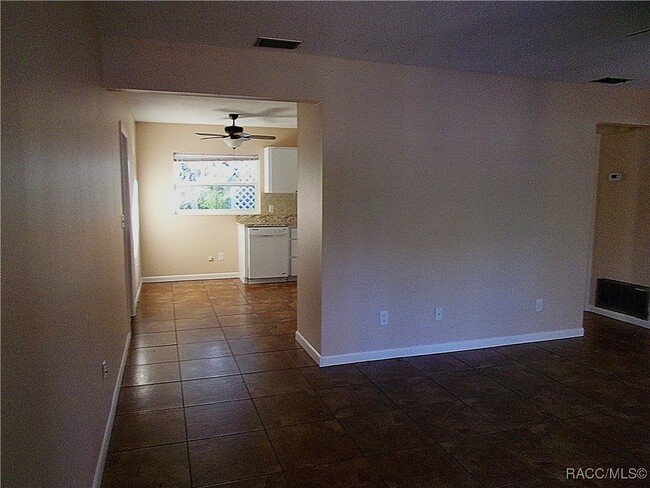 Building Photo - 711 Emery St