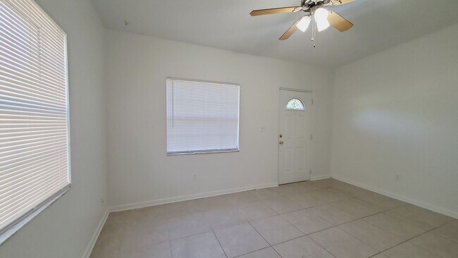 Foto del edificio - 3912 W La Salle St Tampa, FL 33607  MOVE-I...
