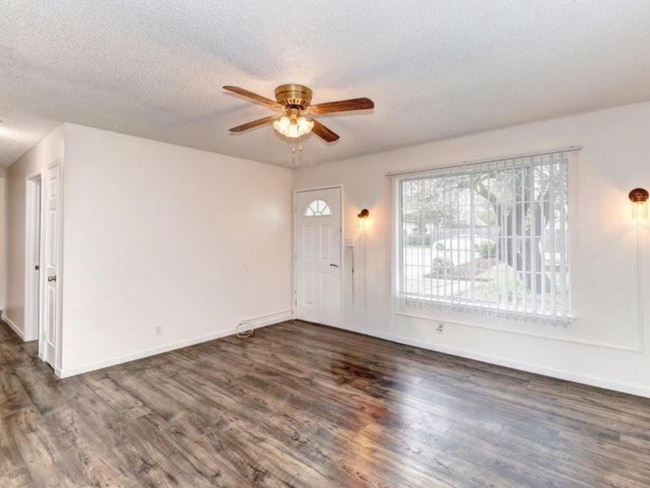 Building Photo - 8145 Lin Oak Way