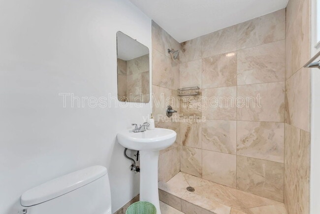 Foto del edificio - 150 SW 10th St