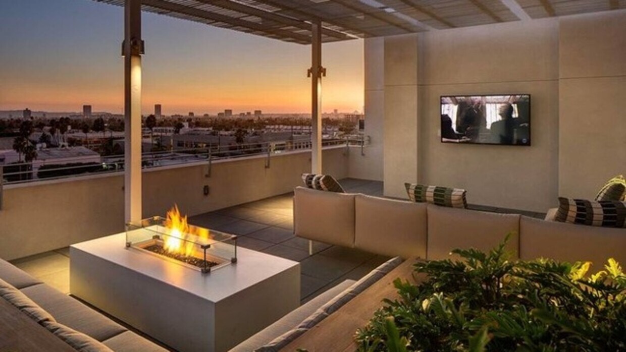 6677 Santa Monica Blvd Unit 003-3730, Los Angeles, CA 90038 | Apartments.com