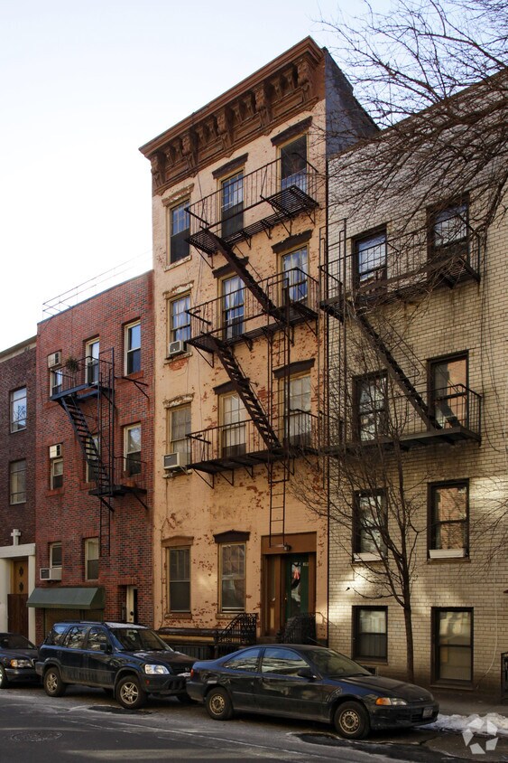 Primary Photo - 198 Prince St