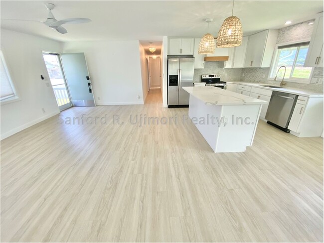 Building Photo - Kailua – Kihapai Street (4 bed/2 bath/3 prkg)