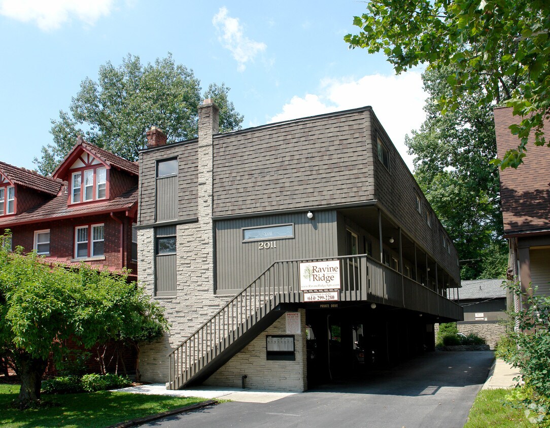 Primary Photo - 2011 Summit St.