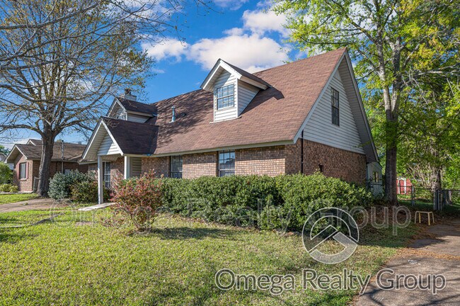 Foto del edificio - 5827 Darien Dr