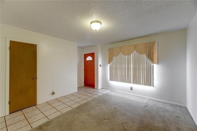 Foto del edificio - 8424 Jamestown Dr