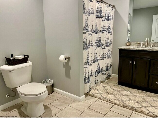 Foto del edificio - 423 Kings Point Ln