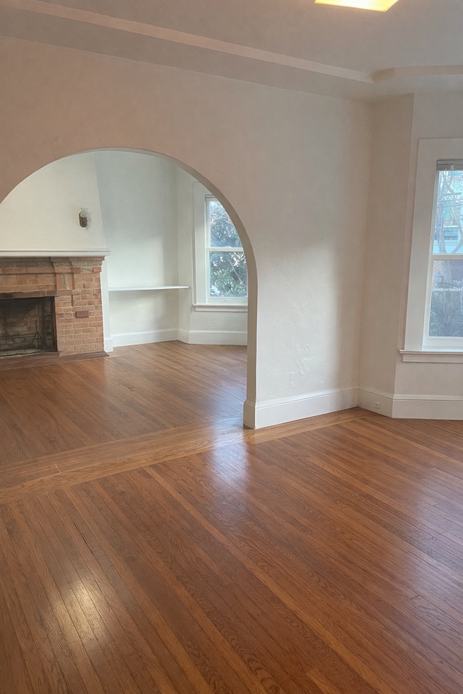 Building Photo - 244 30th St