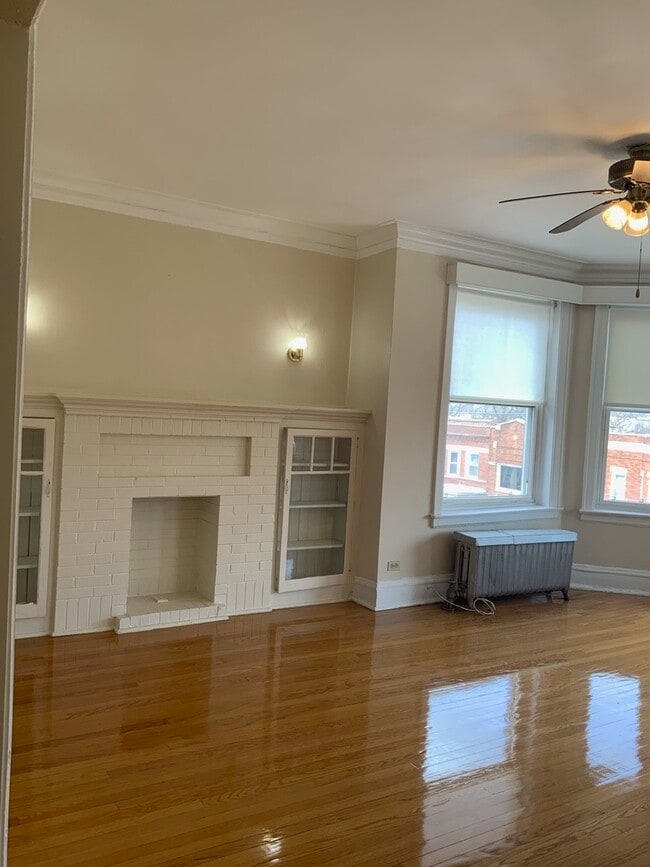 Building Photo - 1519 E 71st Pl