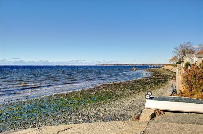 Foto del edificio - 15 Loring Rd