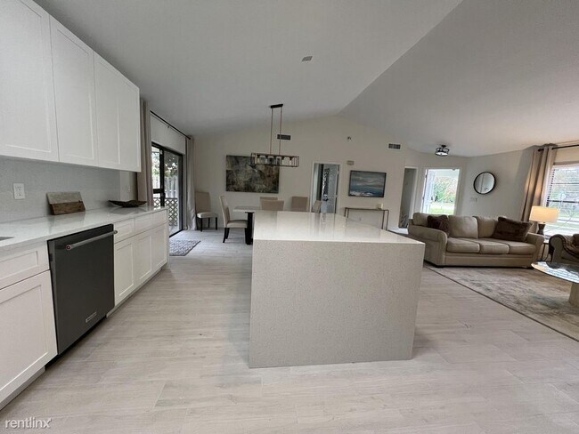Building Photo - 3 br, 2 bath House - 1507 Hollyhock Rd