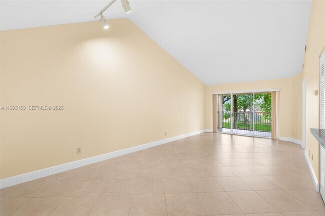 Building Photo - 1139 Coral Club Dr