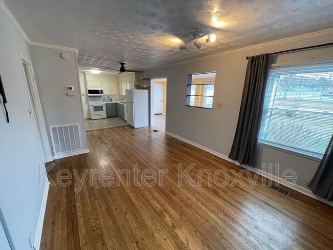 Building Photo - 2029 McClung Ave