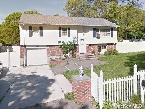 Primary Photo - 20 Linden St