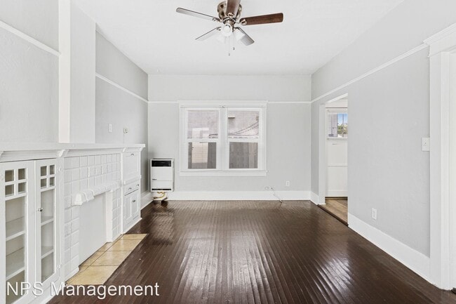 Building Photo - 1 br, 1 bath Apartment - 1049 E 5th Street...