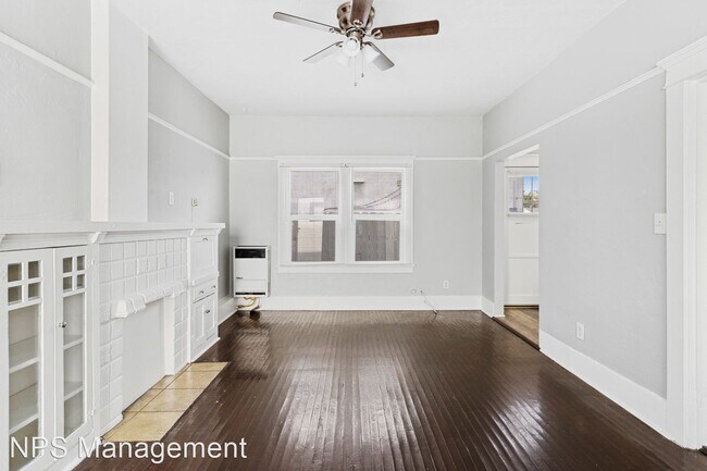 Foto del edificio - 1 br, 1 bath Apartment - 1049 E 5th Street...