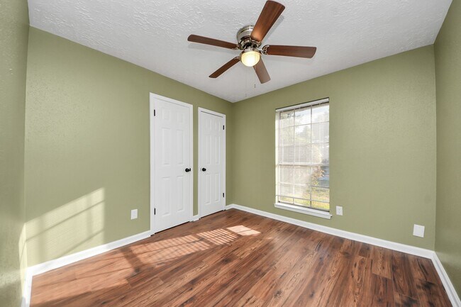 Foto del edificio - 20411 Jasperwood Ln