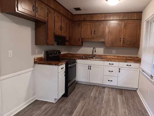 Foto del edificio - 9631 Arbor Dale Ave