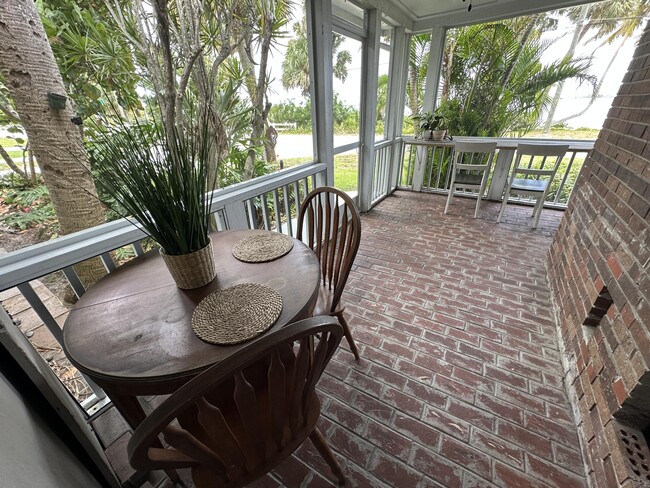 Foto del edificio - 4490 NE Indian River Dr