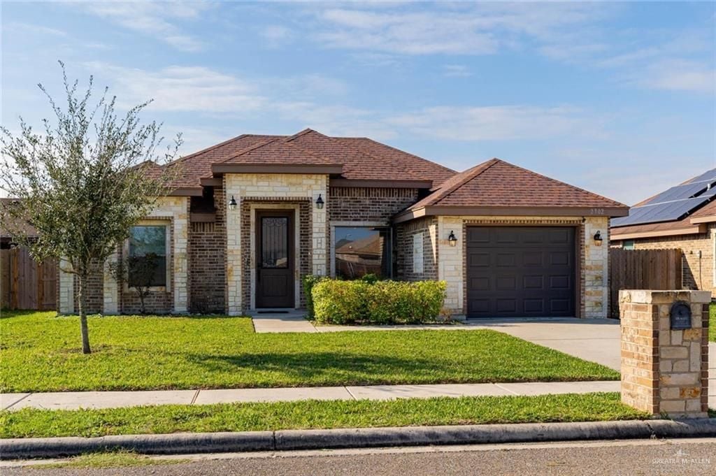 Foto principal - 2702 E Yosemite St