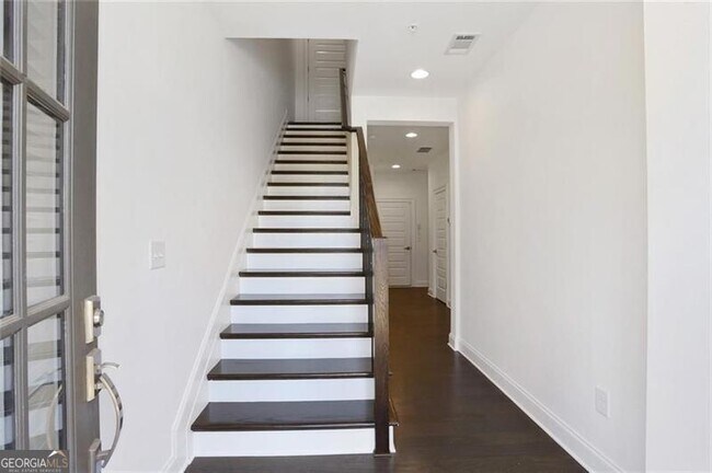 Foto del edificio - 6657 CADENCE