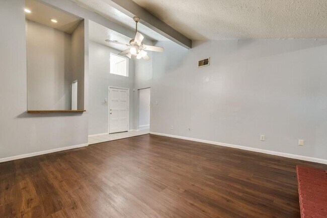 Foto del edificio - 15846 Blueridge Rd