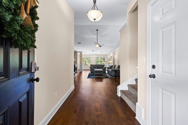 Foto del edificio - 4BR Craftsman on Pye Lake! Available Furnished or Unfurnished