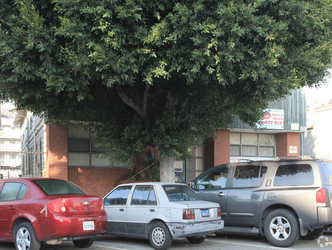 Foto del edificio - 245