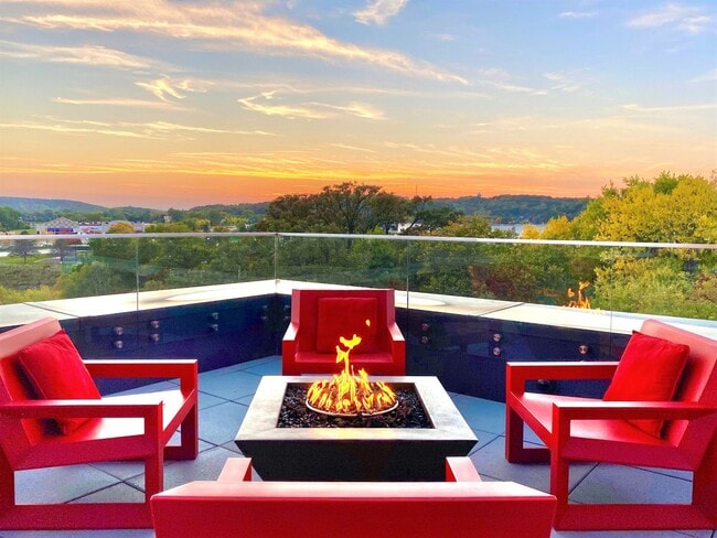 Building Photo - Red44 Luxury Apartments | Specials Available