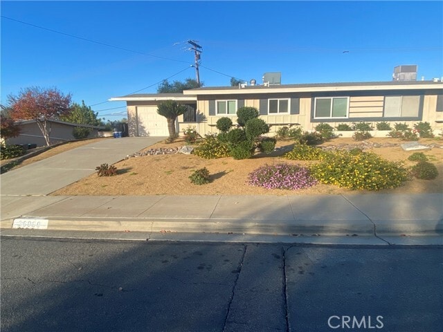 Building Photo - 26980 Augusta Dr