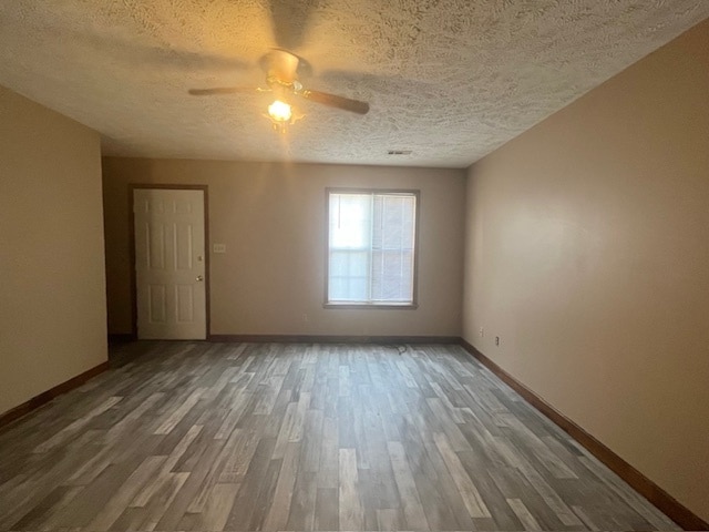 Building Photo - 279 Easy Street Cove