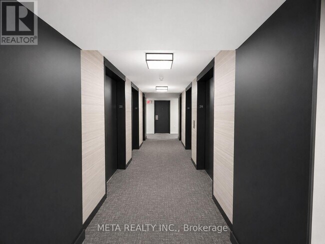 Building Photo - 15 Fort York Blvd