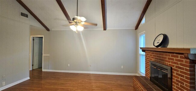 Building Photo - 842 Loder St
