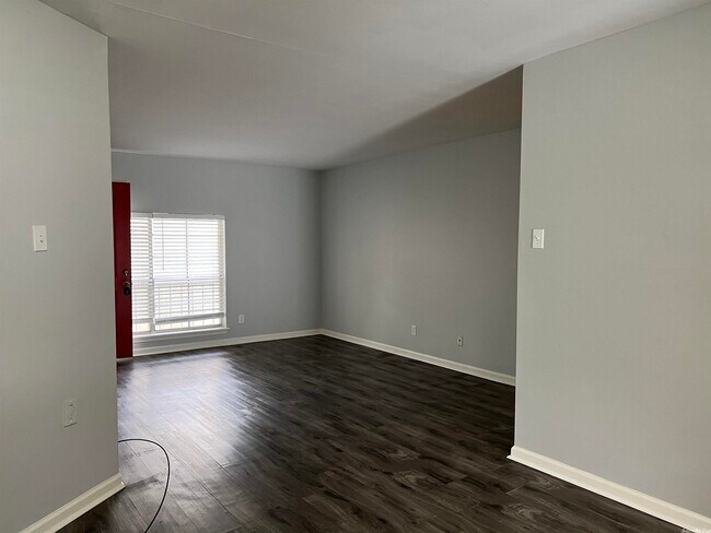 Foto del edificio - 1601 N Bryant St