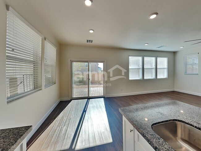 Foto del edificio - 1501 Garden Swing Ave