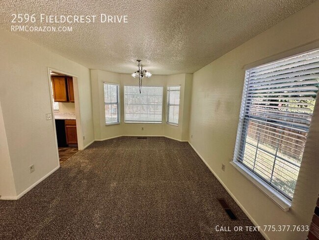 Foto del edificio - 2596 Fieldcrest Dr