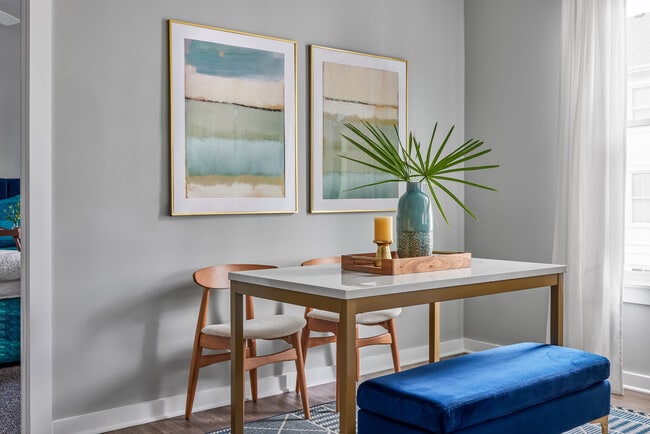 Interior Photo - Habersham Row