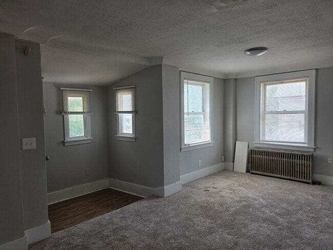 Building Photo - 1665 Pagel Ave